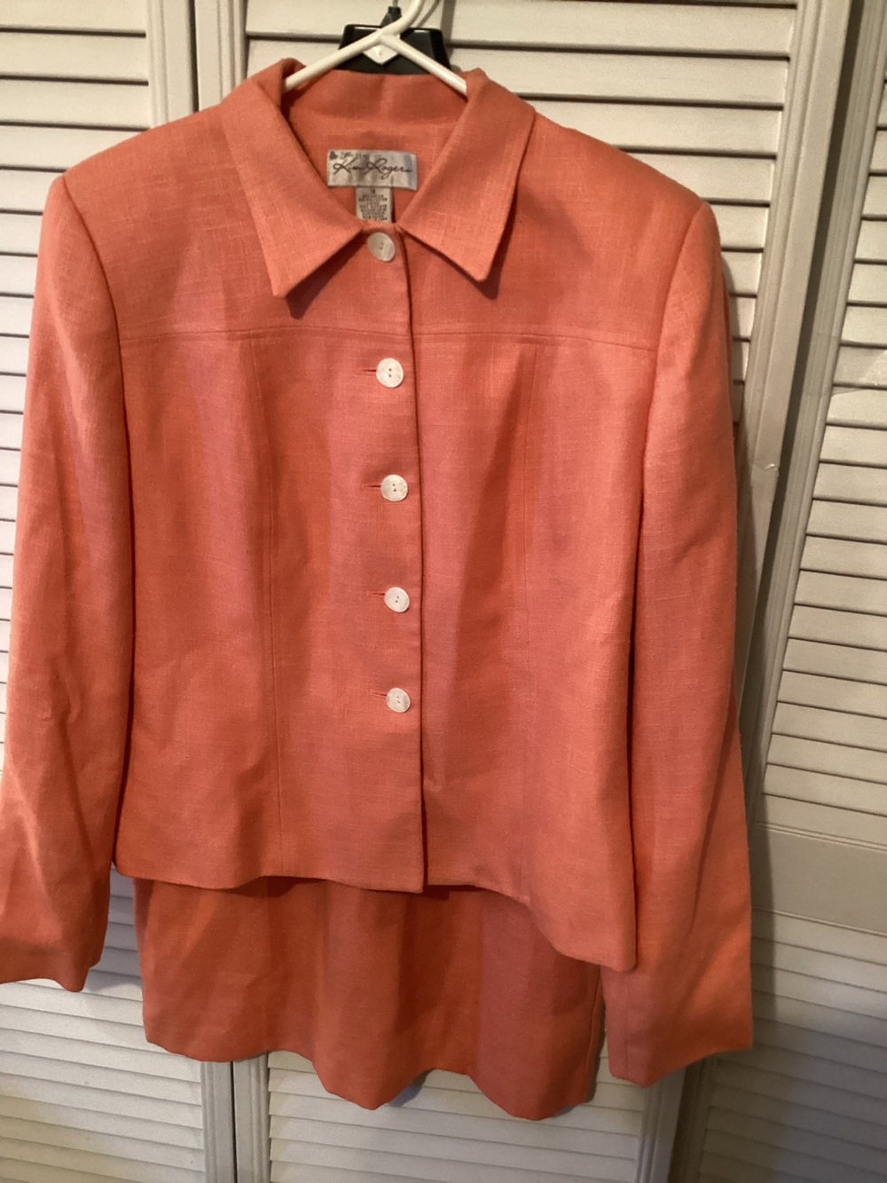 Kim Rogers vintage soft peach ladies 2 piece skirt suit, probably A size 14